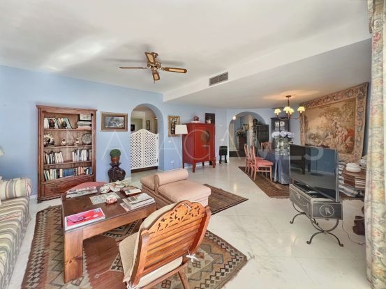 Comprar apartamento con 3 dormitorios en Las Gaviotas, Marbella - Puerto Banus | Berkshire Hathaway Homeservices Marbella