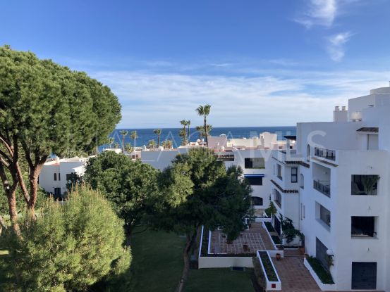Apartamento en Playas del Duque con 2 dormitorios | Berkshire Hathaway Homeservices Marbella