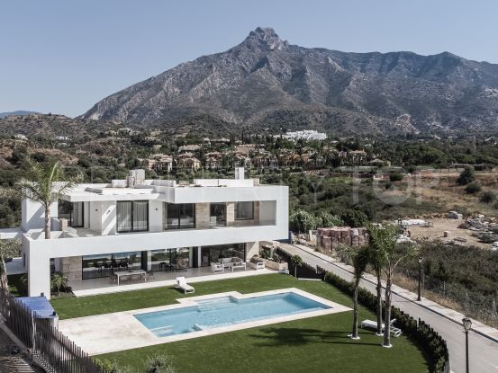 Modern luxury villa in an off-plan residential complex of only four homes on Marbella's Golden Mile