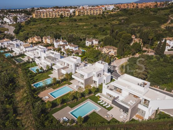 For sale villa in El Paraiso with 5 bedrooms | Berkshire Hathaway Homeservices Marbella