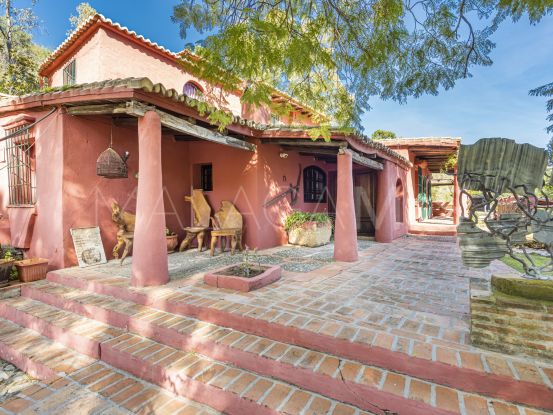 Villa de 5 dormitorios a la venta en Benahavis Centro | Berkshire Hathaway Homeservices Marbella