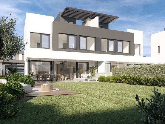 Villa pareada en venta con 3 dormitorios en Atalaya | Berkshire Hathaway Homeservices Marbella