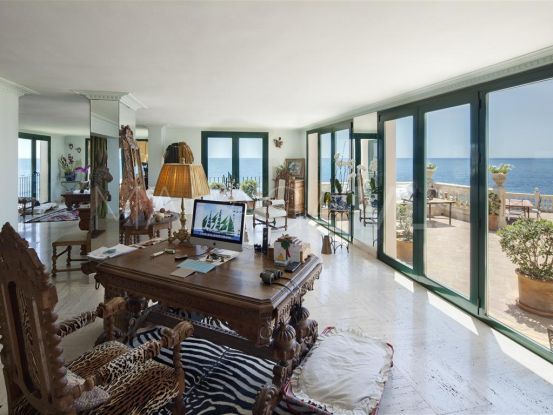 Villa en venta en Calipso con 4 dormitorios | Berkshire Hathaway Homeservices Marbella