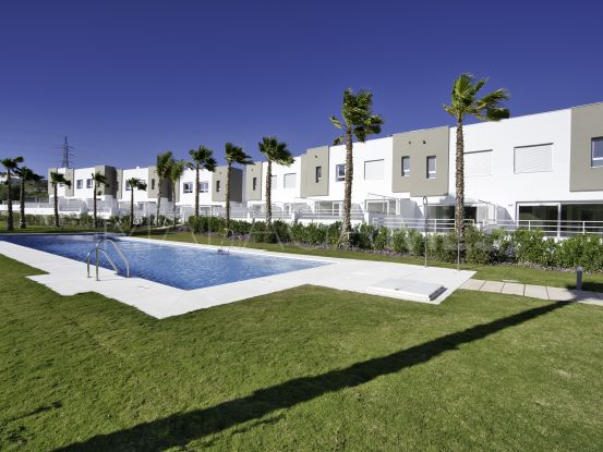 Se vende adosado en Estepona Golf con 3 dormitorios | Berkshire Hathaway Homeservices Marbella