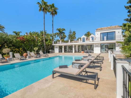Buy villa with 5 bedrooms in Parcelas del Golf, Nueva Andalucia | Nordica Marbella