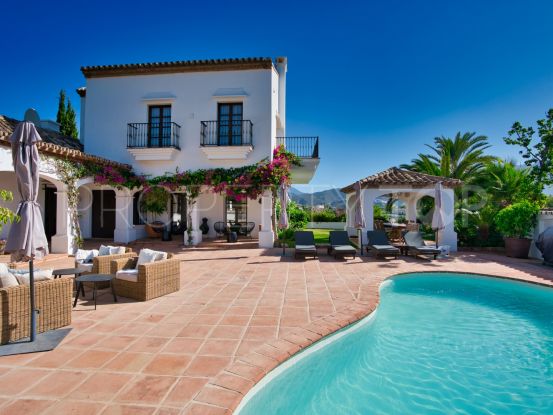 Villa con 5 dormitorios en venta en El Herrojo | Nordica Marbella