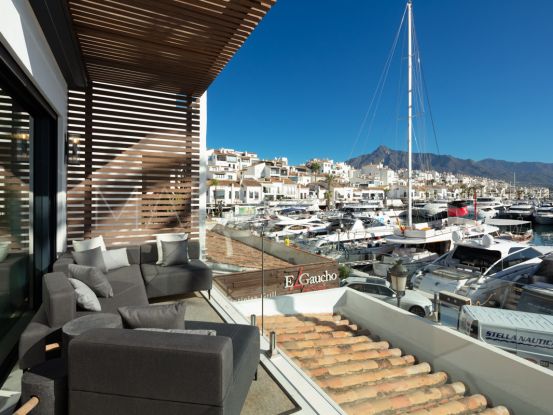 Comprar apartamento con 3 dormitorios en Marbella - Puerto Banus | Christie’s International Real Estate Costa del Sol