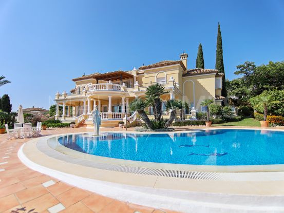 Se vende villa en El Paraiso con 5 dormitorios | Christie’s International Real Estate Costa del Sol