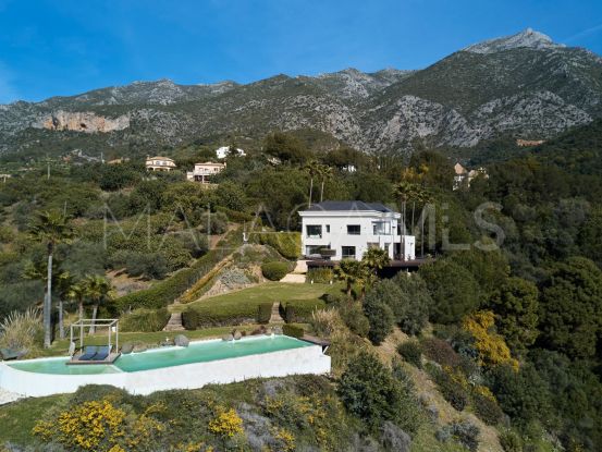 Marbella Golden Mile villa with 5 bedrooms | Von Poll Real Estate