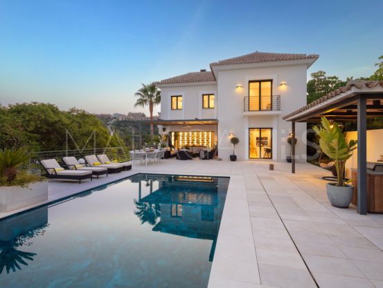 Villa de 6 dormitorios en venta en El Herrojo, Benahavis | Von Poll Real Estate
