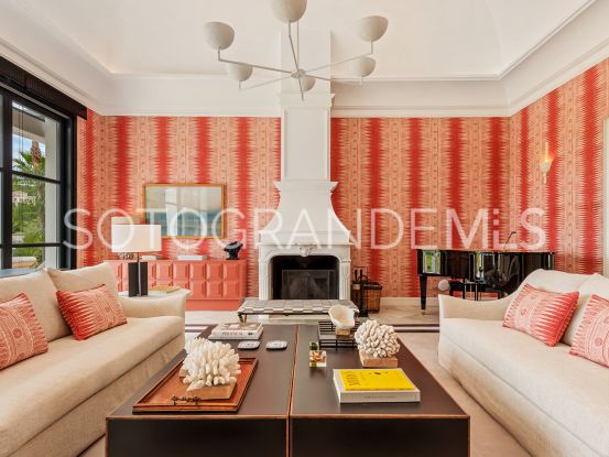 Zona F 8 bedrooms villa for sale | Teseo Estate