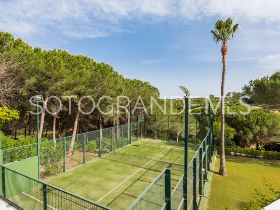 Zona F 8 bedrooms villa for sale | Teseo Estate