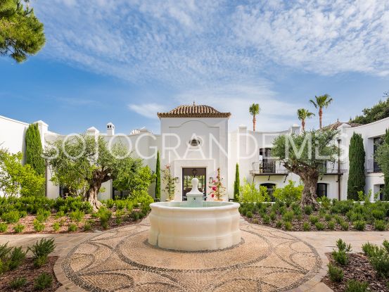 For sale villa with 8 bedrooms in Zona F | Teseo Estate