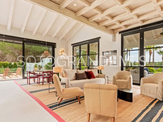 Zona F 8 bedrooms villa for sale | Teseo Estate