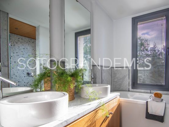 5 bedrooms villa in Los Altos de Valderrama for sale | Teseo Estate
