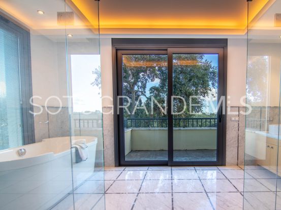 5 bedrooms villa in Los Altos de Valderrama for sale | Teseo Estate