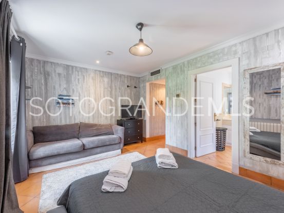 Villa in Zona F with 4 bedrooms | Teseo Estate