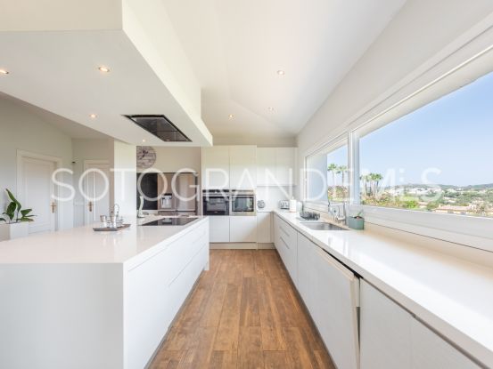 Villa in Zona F with 4 bedrooms | Teseo Estate