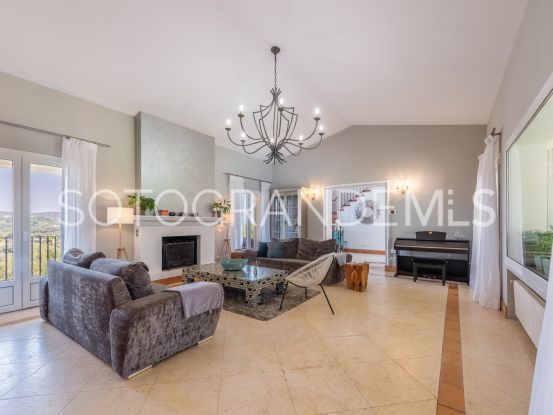 Villa in Zona F with 4 bedrooms | Teseo Estate