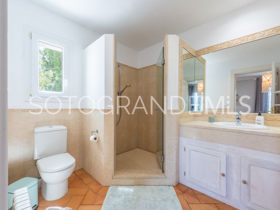 Villa in Zona F with 4 bedrooms | Teseo Estate