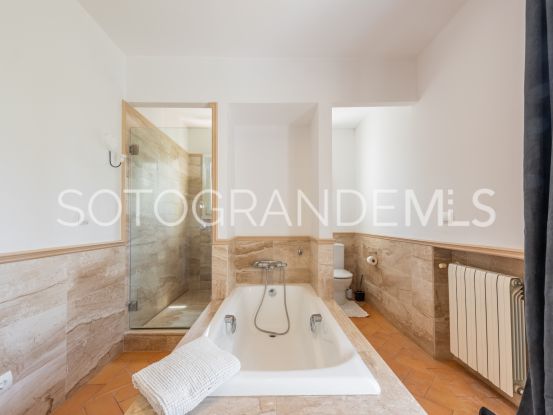 Villa in Zona F with 4 bedrooms | Teseo Estate