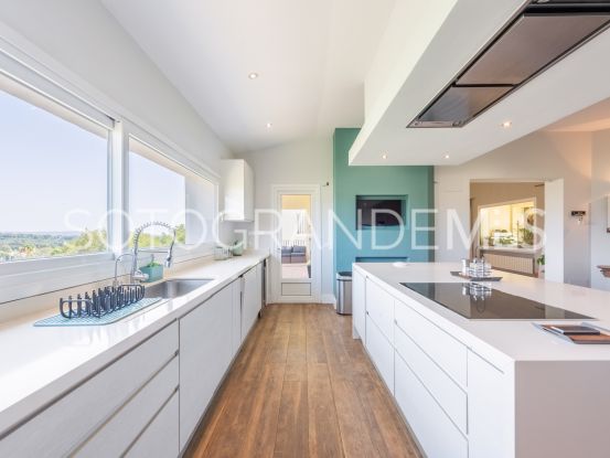 Villa in Zona F with 4 bedrooms | Teseo Estate