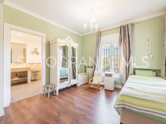 Villa in Zona F with 4 bedrooms | Teseo Estate