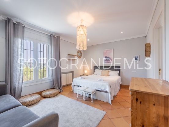 Villa in Zona F with 4 bedrooms | Teseo Estate