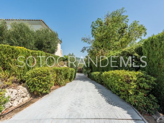 Villa in Zona F with 4 bedrooms | Teseo Estate