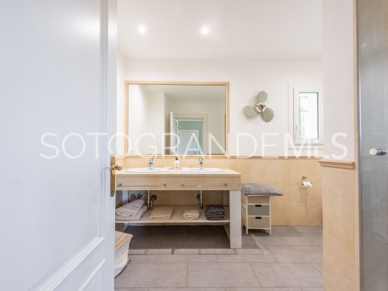 Villa in Zona F with 4 bedrooms | Teseo Estate