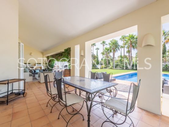 Villa in Zona F with 4 bedrooms | Teseo Estate