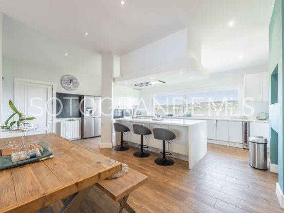Villa in Zona F with 4 bedrooms | Teseo Estate