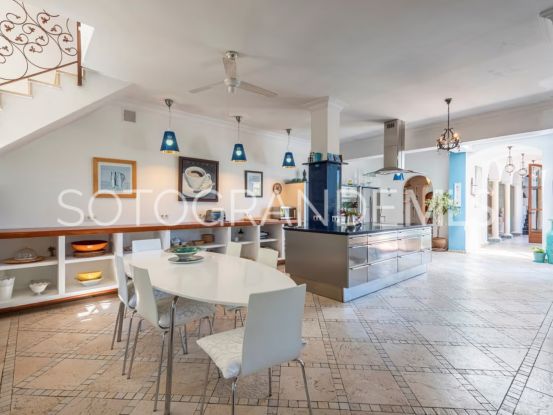 6 bedrooms villa in Zona C for sale | Teseo Estate