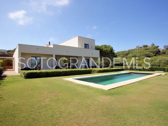 For sale villa with 4 bedrooms in Las Cimas, Sotogrande | Teseo Estate