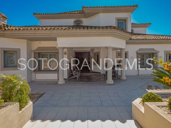 Comprar villa en La Reserva de 5 dormitorios | Teseo Estate