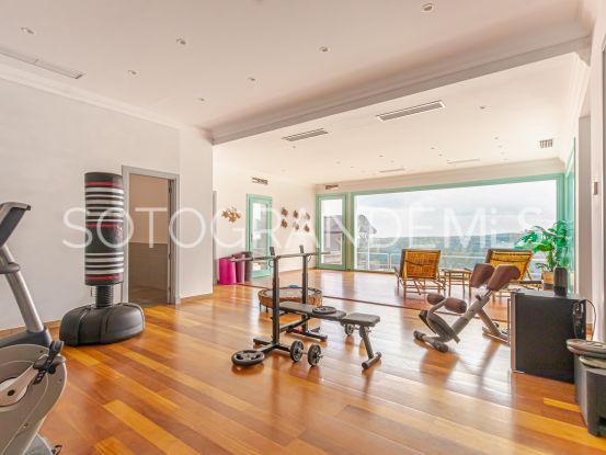 Comprar villa en La Reserva de 5 dormitorios | Teseo Estate