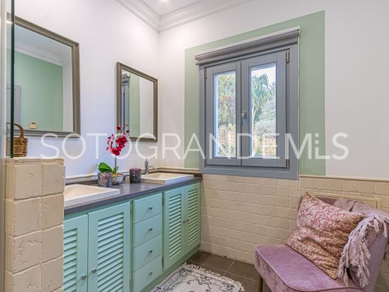 Comprar villa en La Reserva de 5 dormitorios | Teseo Estate