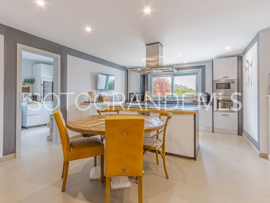 Comprar villa en La Reserva de 5 dormitorios | Teseo Estate