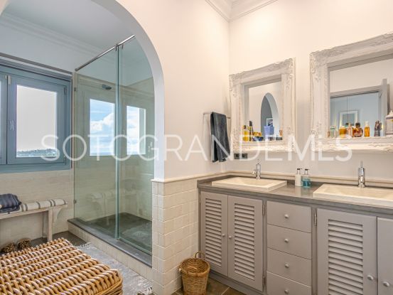 Comprar villa en La Reserva de 5 dormitorios | Teseo Estate