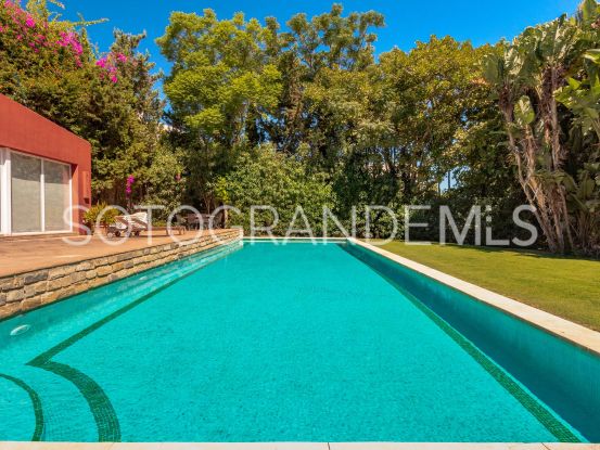 Villa de 4 dormitorios en venta en Reyes y Reinas, Sotogrande | Teseo Estate