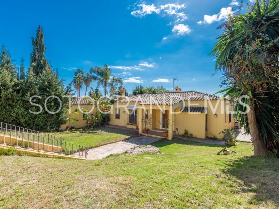 For sale Zona F villa with 4 bedrooms | Teseo Estate
