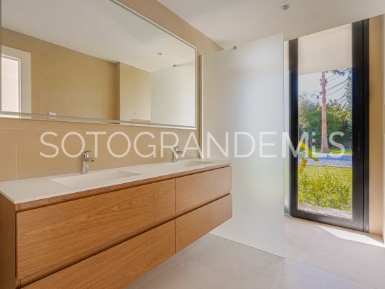 Villa for sale in Kings & Queens with 5 bedrooms | Teseo Estate
