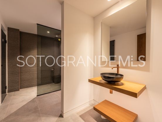 Zona E 6 bedrooms villa for sale | Teseo Estate