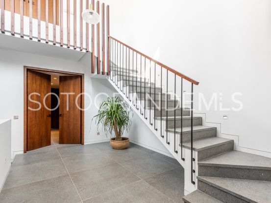 Zona E 6 bedrooms villa for sale | Teseo Estate
