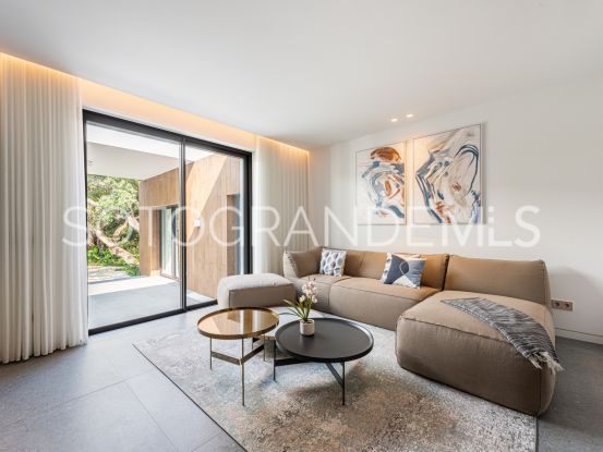 Zona E 6 bedrooms villa for sale | Teseo Estate