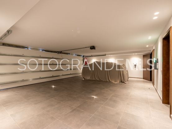 Zona E 6 bedrooms villa for sale | Teseo Estate