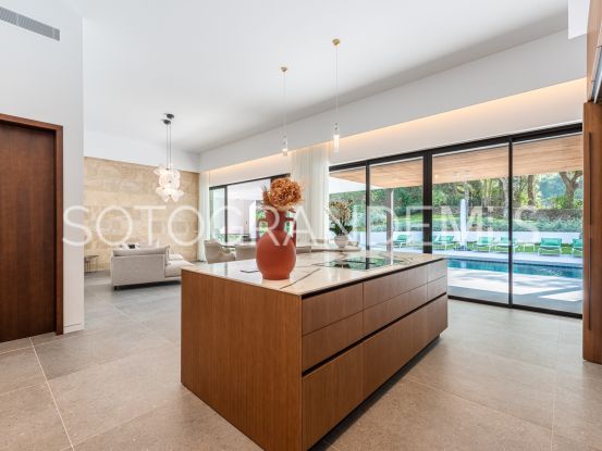 Zona E 6 bedrooms villa for sale | Teseo Estate