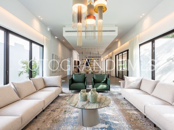 Zona E 6 bedrooms villa for sale | Teseo Estate