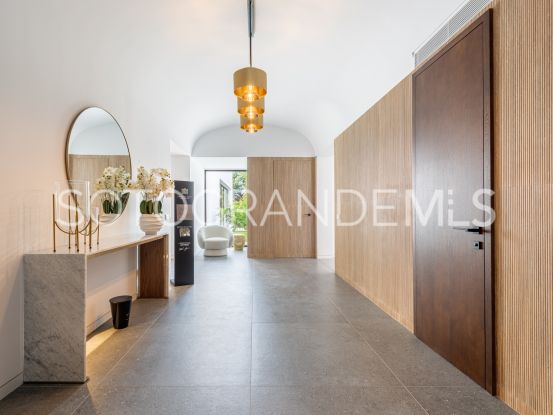 Zona E 6 bedrooms villa for sale | Teseo Estate