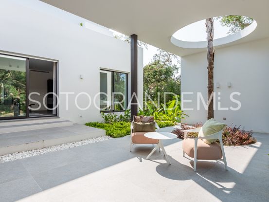 Zona E 6 bedrooms villa for sale | Teseo Estate